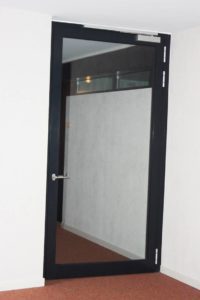 Остекленная противопожарная дверь (со стеклом) / серия FRM7374